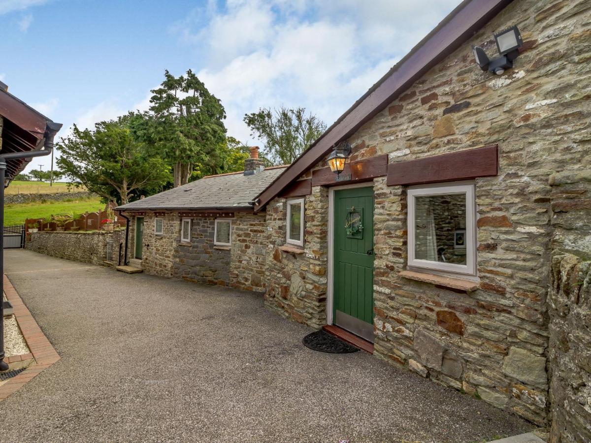 Caner Bach Lodge Bridgend  Exterior foto
